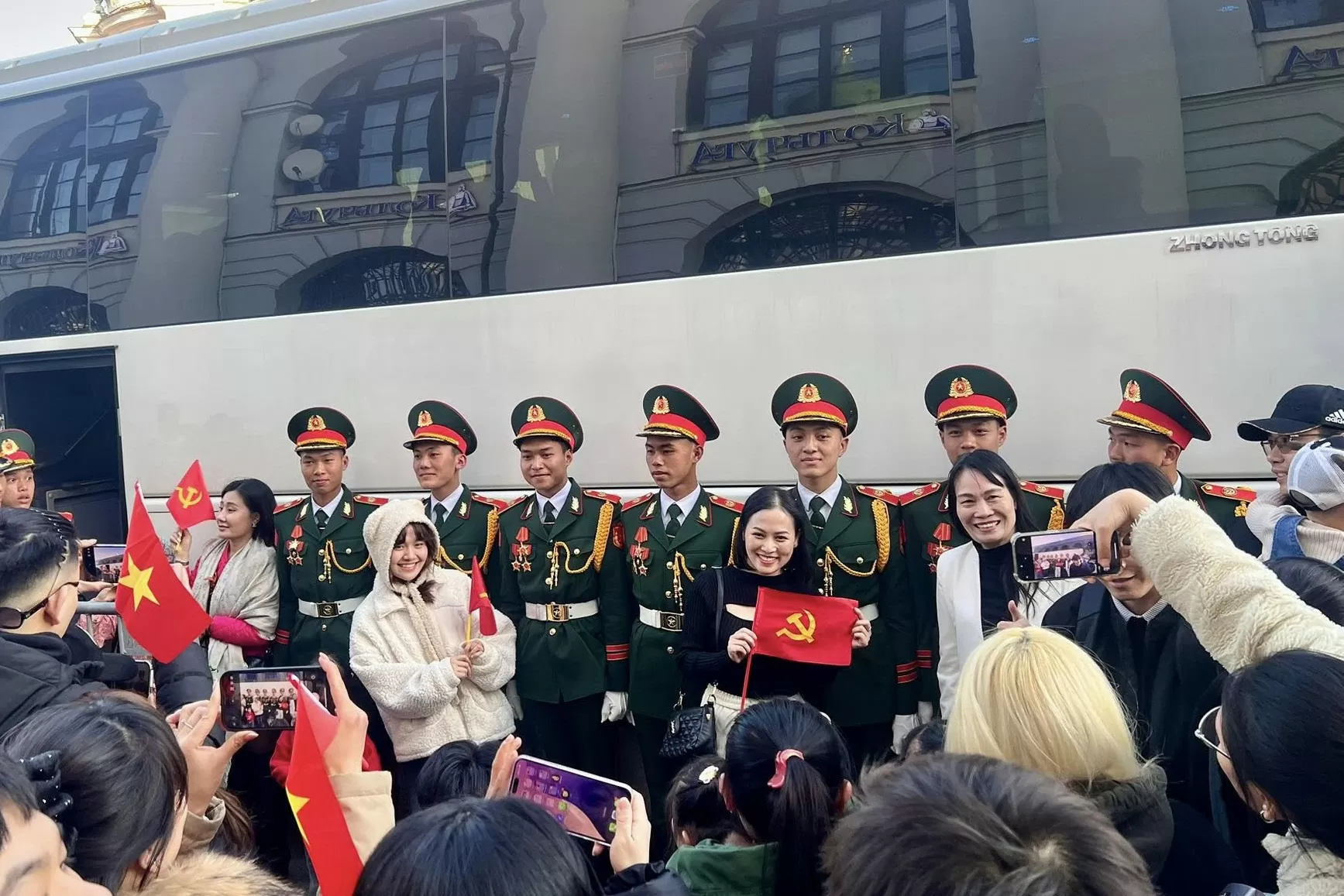 Người Việt tại Nga cảm nghĩ về Bộ đội Cụ Hồ tại Quảng trường Đỏ
