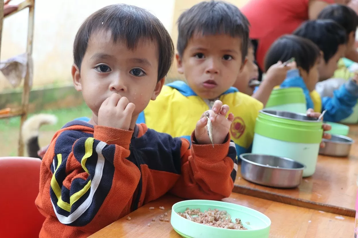 Học 2 buổi, ăn miễn phí: Chủ trương chạm đến triệu trái tim