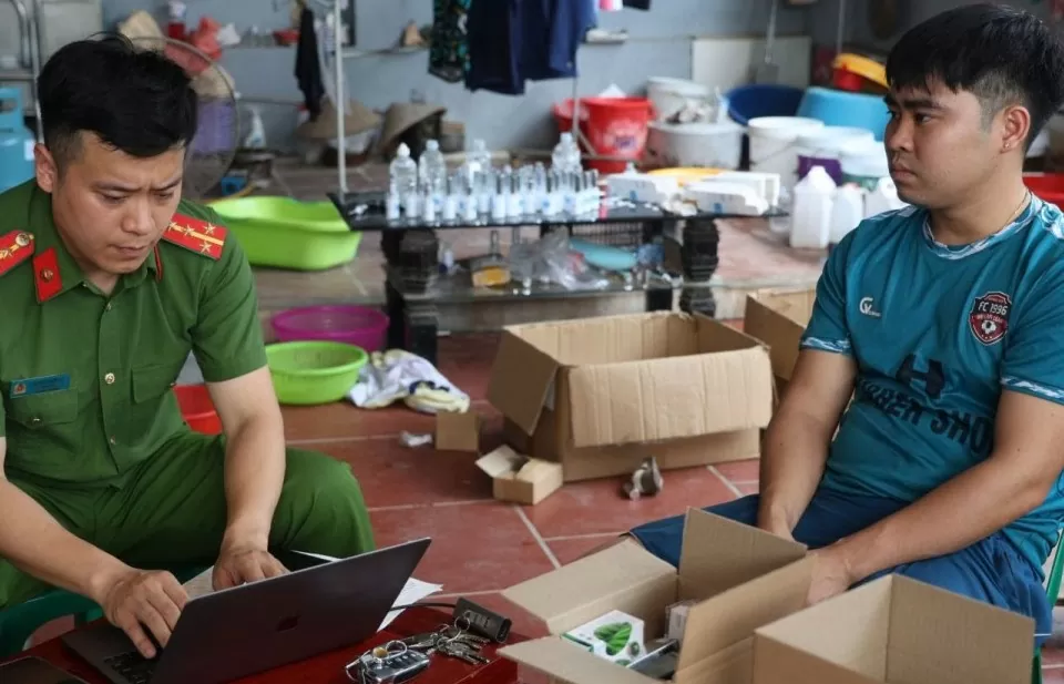 Bắc Giang: Triệt phá đường dây sản xuất mỹ phẩm giả cực lớn