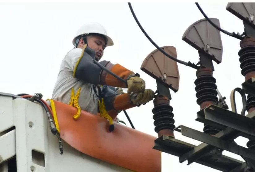 EVNHANOI tăng cường sửa chữa điện hotline để nâng cao chất lượng