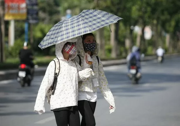 Thời tiết hôm nay 9/5: Hà Nội ngày nắng nóng, đêm mưa