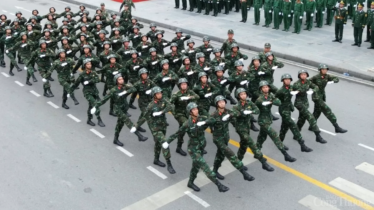 Hải Phòng: Tưng bừng hợp luyện duyệt đội ngũ và diễu hành Hải Phòng: Tưng bừng hợp luyện duyệt đội ngũ và diễu hành