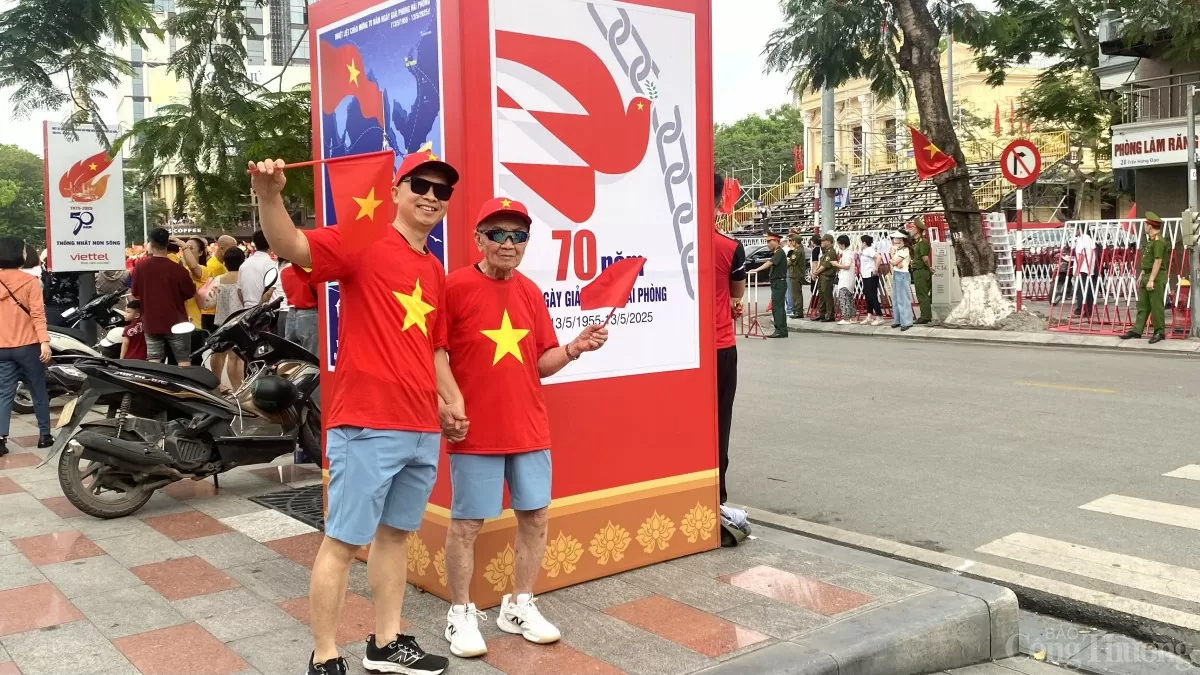Hải Phòng: Tưng bừng hợp luyện duyệt đội ngũ và diễu hành Hải Phòng: Tưng bừng hợp luyện duyệt đội ngũ và diễu hành