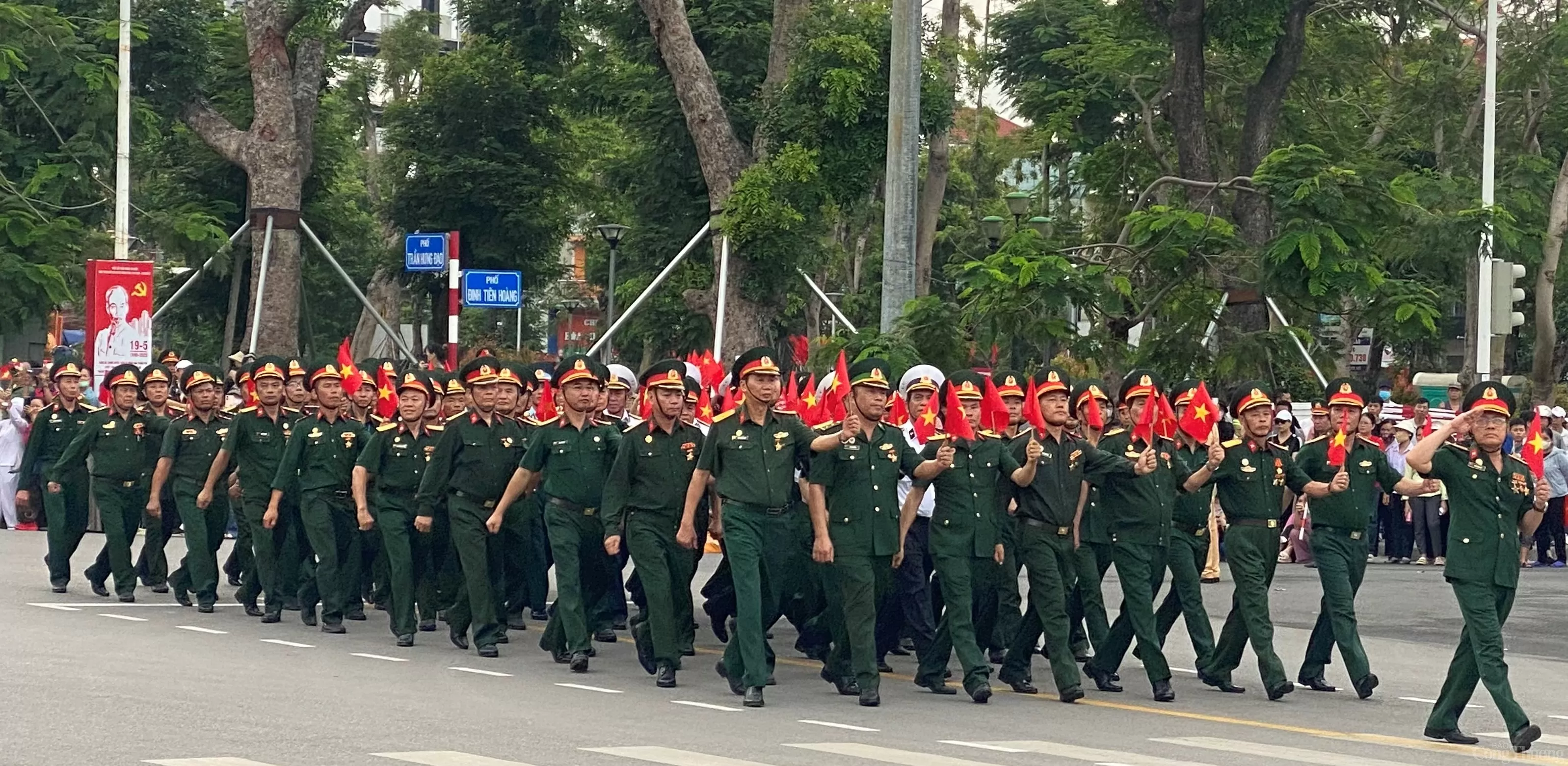 Hải Phòng: Tưng bừng hợp luyện duyệt đội ngũ và diễu hành Hải Phòng: Tưng bừng hợp luyện duyệt đội ngũ và diễu hành