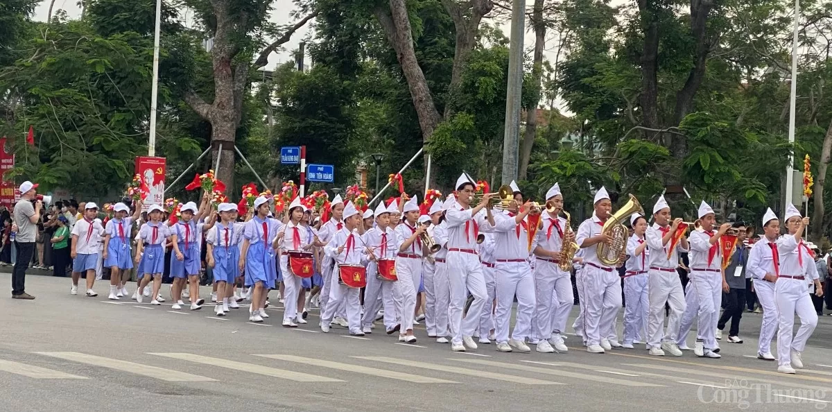 Hải Phòng: Tưng bừng hợp luyện Duyệt đội ngũ và Diễu hành Hải Phòng: Tưng bừng hợp luyện Duyệt đội ngũ và Diễu hành