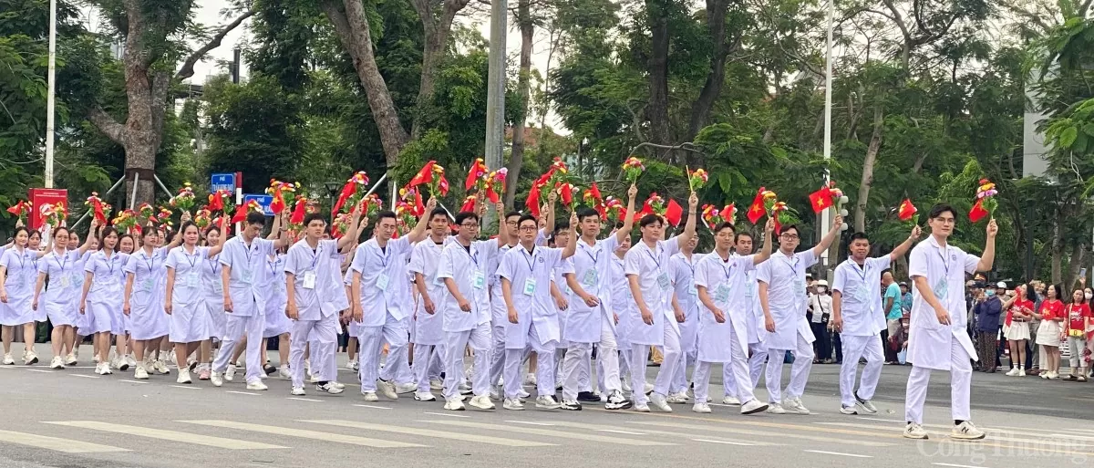 Hải Phòng: Tưng bừng hợp luyện duyệt đội ngũ và diễu hành Hải Phòng: Tưng bừng hợp luyện duyệt đội ngũ và diễu hành