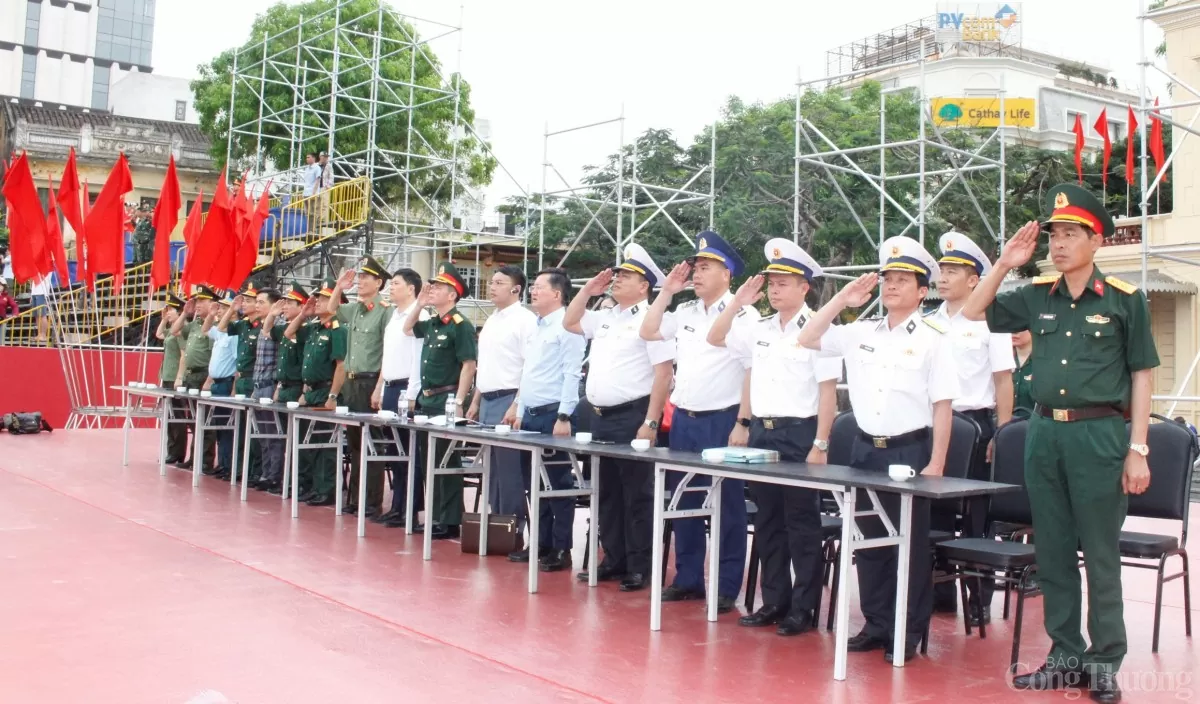 Hải Phòng: Tưng bừng hợp luyện duyệt đội ngũ và diễu hành Hải Phòng: Tưng bừng hợp luyện duyệt đội ngũ và diễu hành