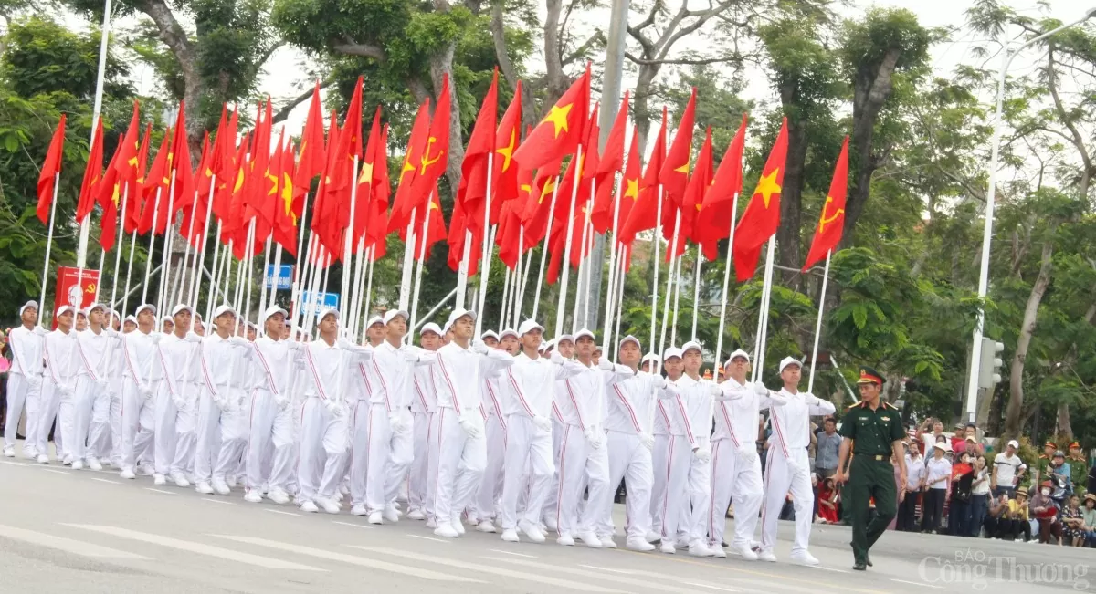 Hải Phòng: Tưng bừng hợp luyện duyệt đội ngũ và diễu hành Hải Phòng: Tưng bừng hợp luyện duyệt đội ngũ và diễu hành