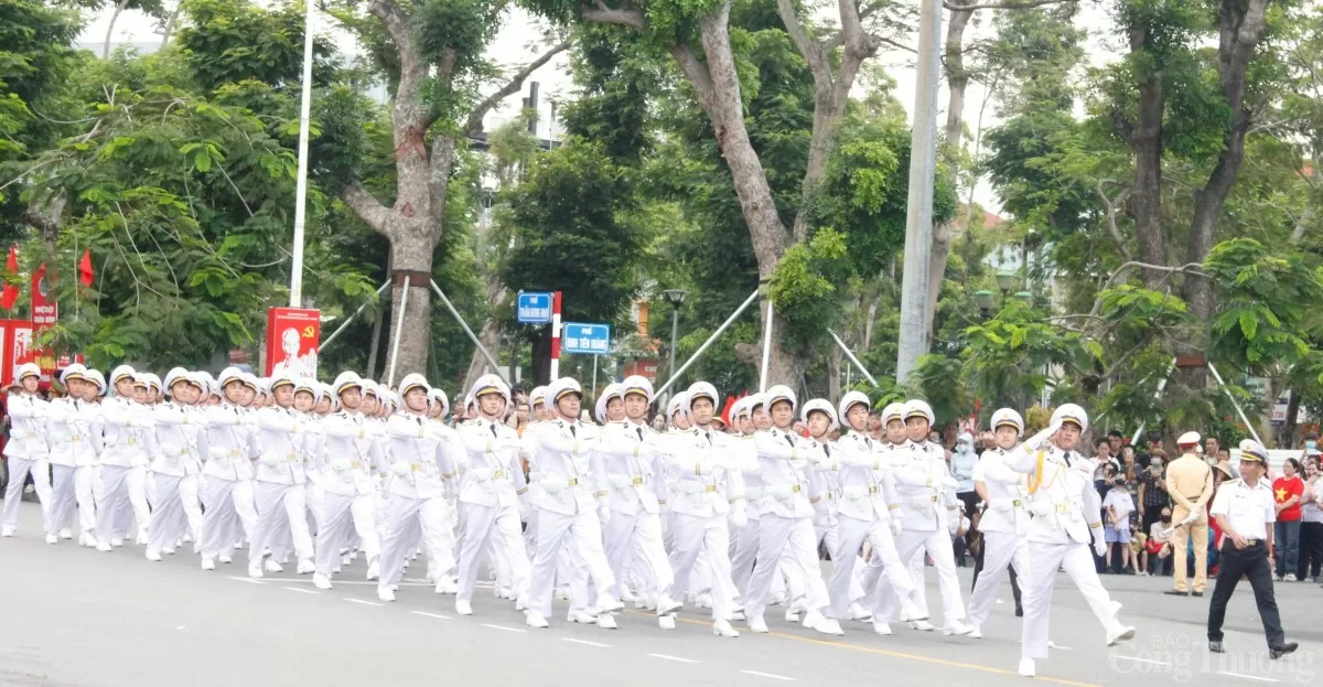Hải Phòng: Tưng bừng hợp luyện duyệt đội ngũ và diễu hành Hải Phòng: Tưng bừng hợp luyện duyệt đội ngũ và diễu hành