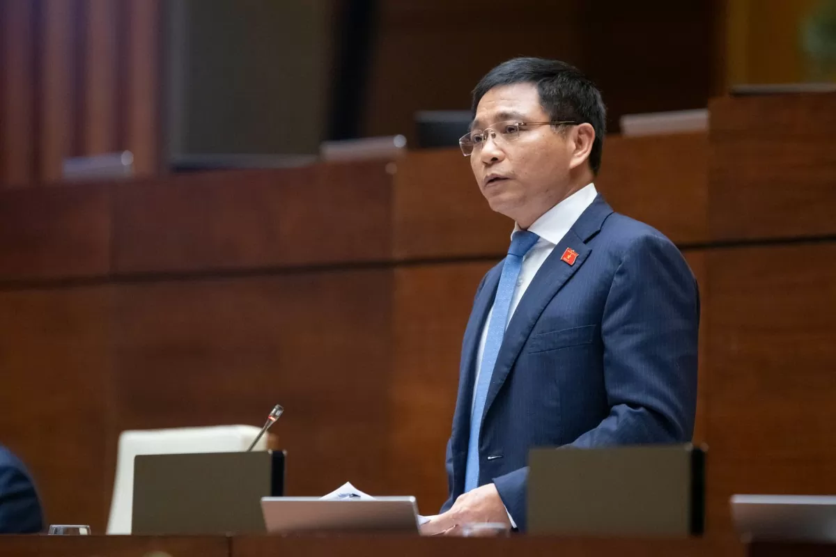 Bộ trưởng Bộ Tài chính Nguyễn Văn Thắng phát biểu giải trình ý kiến của các ĐBQH