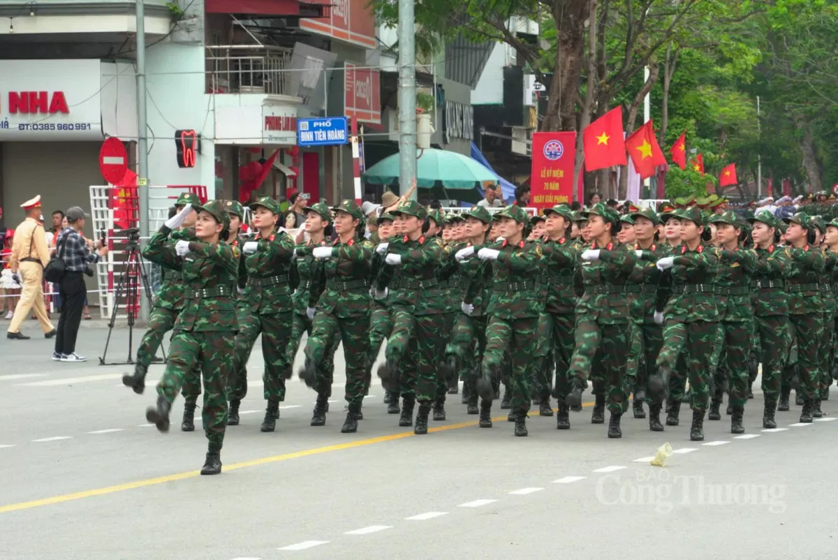 Hải Phòng: Tổng duyệt diễu hành kỷ niệm 70 năm Ngày Giải phóng thành phố