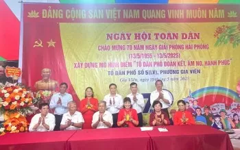 hai phong am long bua com doan ket mung 70 nam giai phong