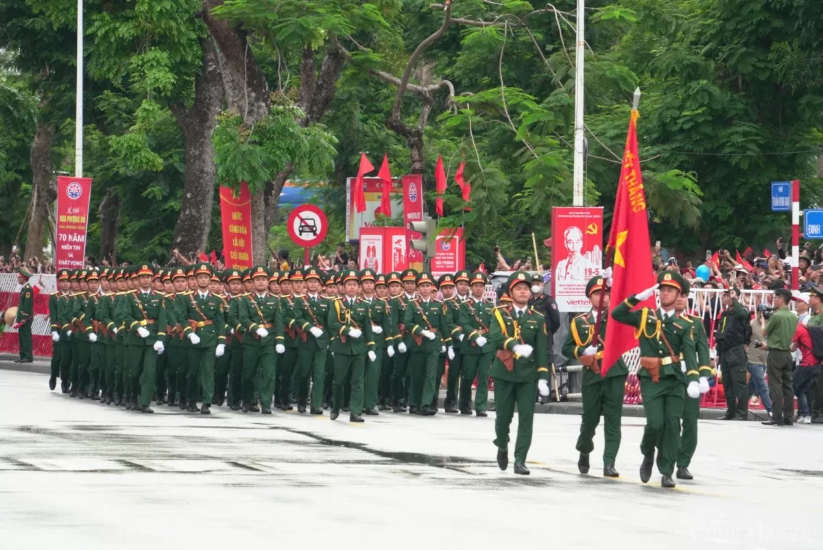 Hải Phòng: Hàng nghìn người tham gia duyệt đội ngũ diễu hành kỷ niệm 70 năm ngày giải phóng