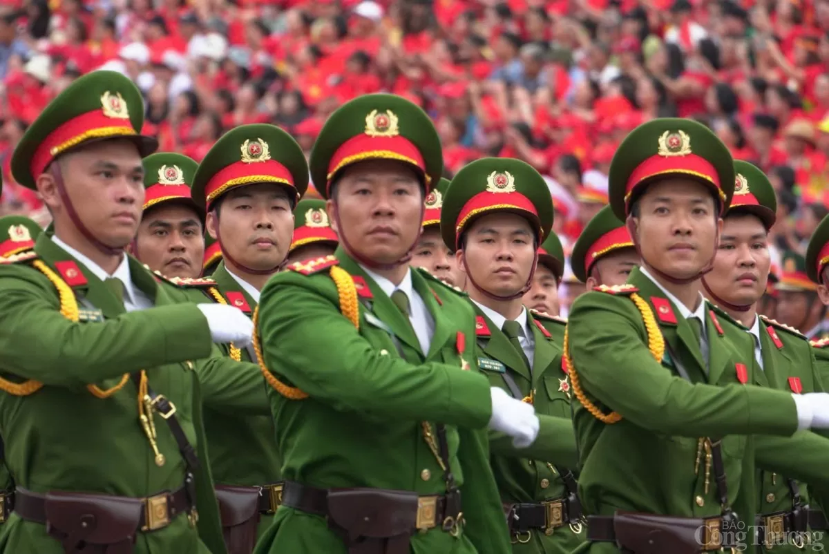 Hải Phòng: Hàng nghìn người tham gia duyệt đội ngũ diễu hành kỷ niệm 70 năm ngày giải phóng