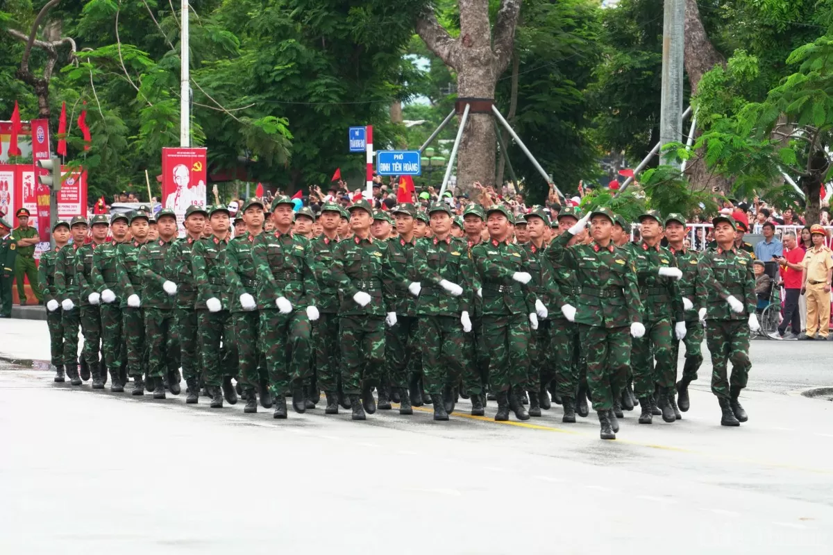 Hoành tráng lễ diễu hành mừng 70 năm ngày Giải phóng Hải Phòng