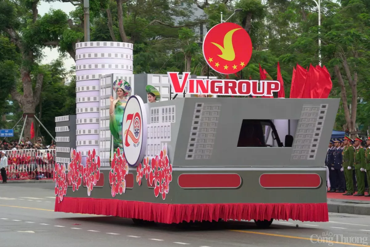 Hoành tráng lễ diễu hành mừng 70 năm giải phóng Hải Phòng Hoành tráng lễ diễu hành mừng 70 năm ngày Giải phóng Hải Phòng