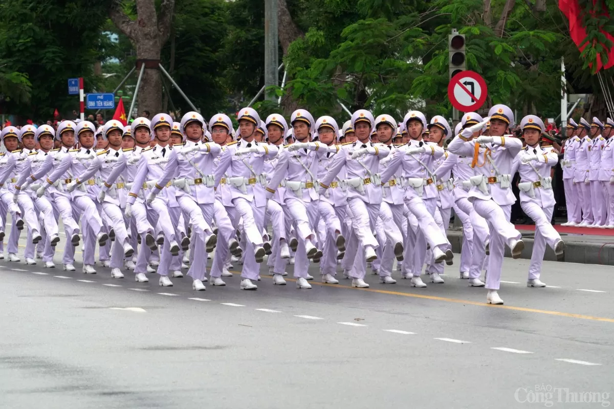 Hoành tráng lễ diễu hành mừng 70 năm giải phóng Hải Phòng Hoành tráng lễ diễu hành mừng 70 năm ngày Giải phóng Hải Phòng