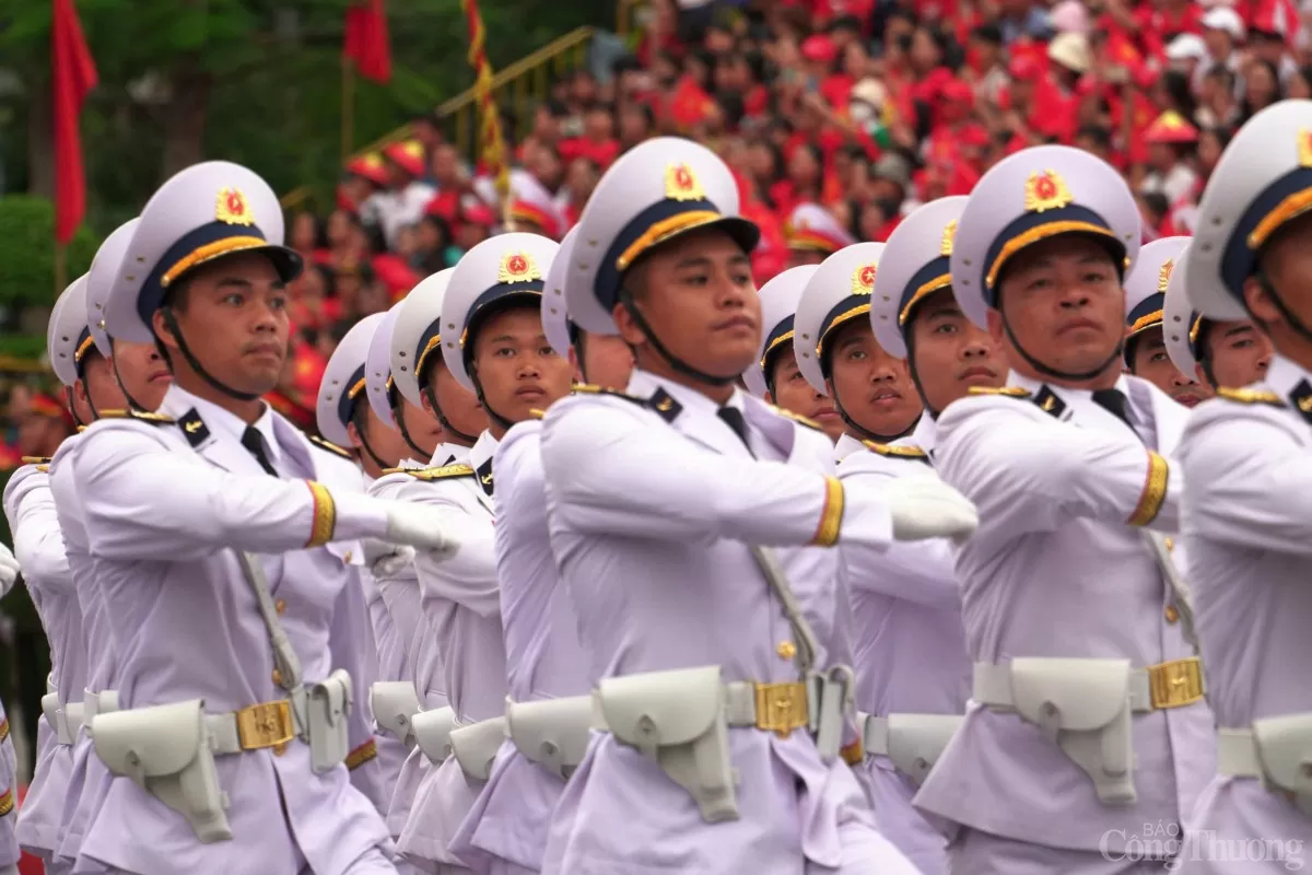 Hoành tráng lễ diễu hành mừng 70 năm ngày Giải phóng Hải Phòng