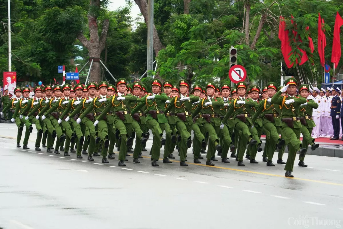 Hoành tráng lễ diễu hành mừng 70 năm giải phóng Hải Phòng Hoành tráng lễ diễu hành mừng 70 năm ngày Giải phóng Hải Phòng