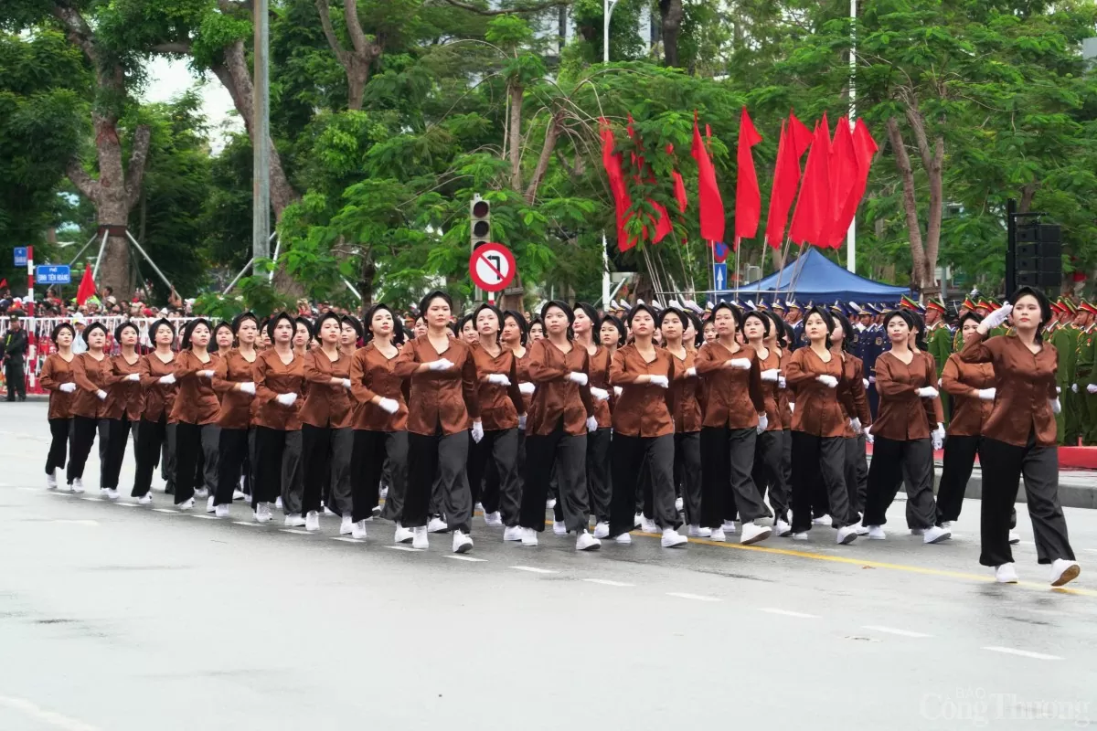 Hoành tráng lễ diễu hành mừng 70 năm giải phóng Hải Phòng Hoành tráng lễ diễu hành mừng 70 năm ngày Giải phóng Hải Phòng