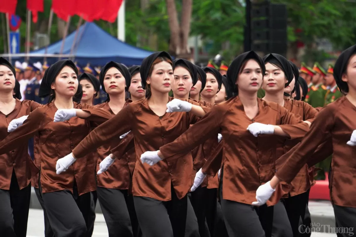 Hoành tráng lễ diễu hành mừng 70 năm ngày Giải phóng Hải Phòng