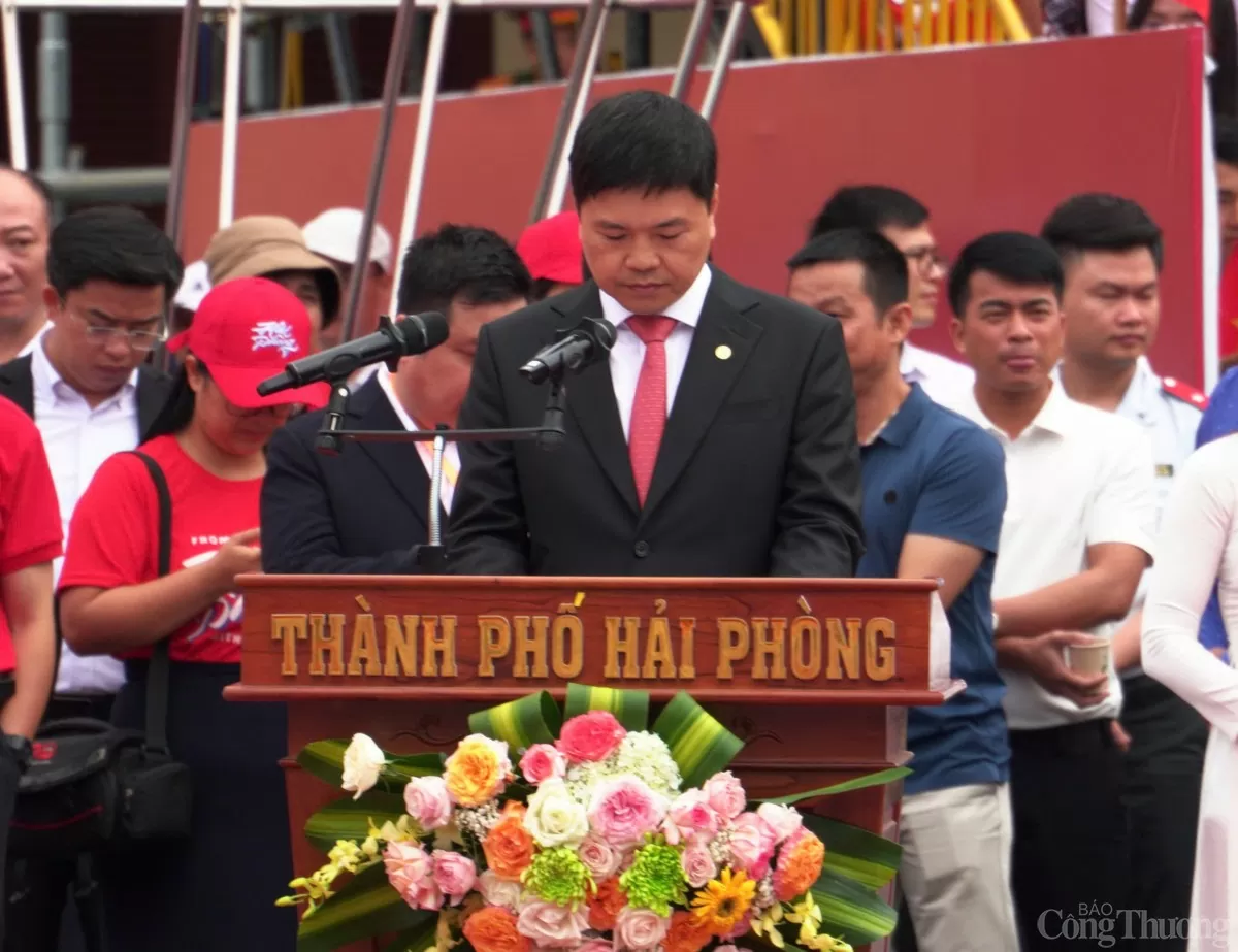 Hoành tráng lễ diễu hành mừng 70 năm giải phóng Hải Phòng Hoành tráng lễ diễu hành mừng 70 năm ngày Giải phóng Hải Phòng