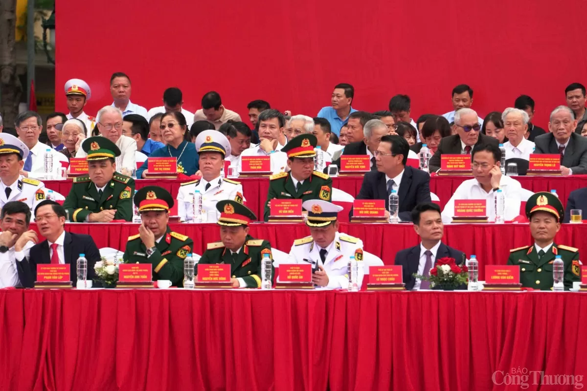 Hoành tráng lễ diễu hành mừng 70 năm ngày Giải phóng Hải Phòng