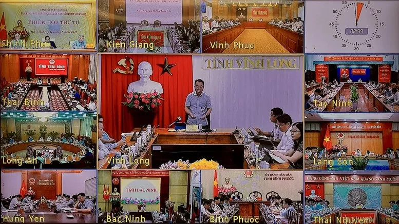 Phiên họp được kết nối trực tuyến đến trụ sở Ủy ban nhân dân các tỉnh, thành phố trực thuộc Trung ương.