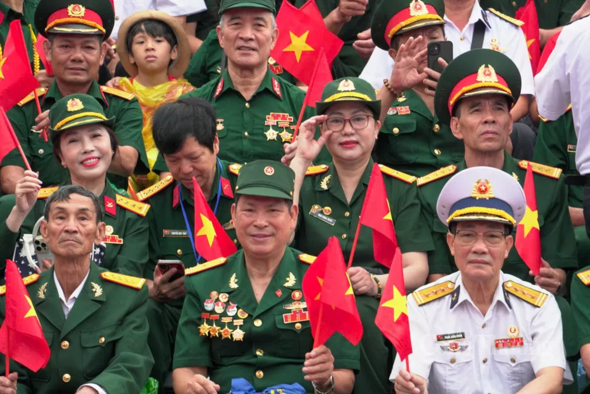 Hình ảnh khối 'ký ức hào hùng' tại lễ diễu hành kỷ niệm 70 năm Ngày giải phóng Hải Phòng
