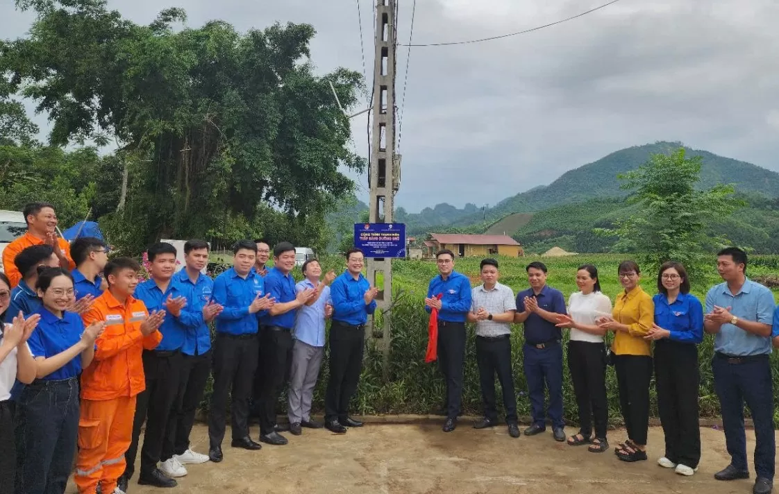 Khánh thành công trình thanh niên “Thắp sáng đường quê” tại Lào Cai