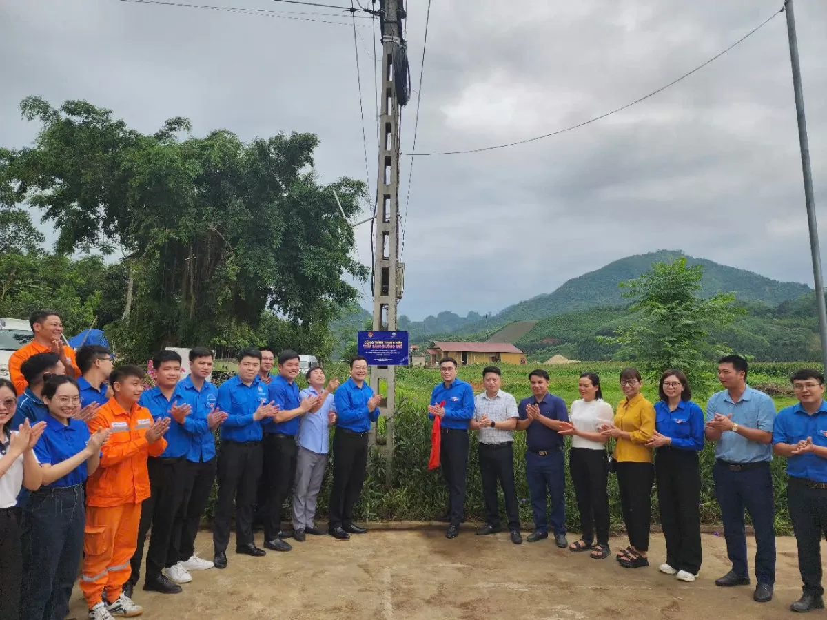 Khánh thành công trình thanh niên “Thắp sáng đường quê” tại Lào Cai
