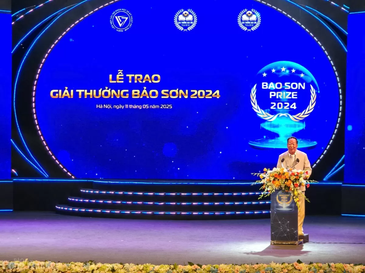 Giải thưởng Bảo Sơn trao cho nhà khoa học người nước ngoài