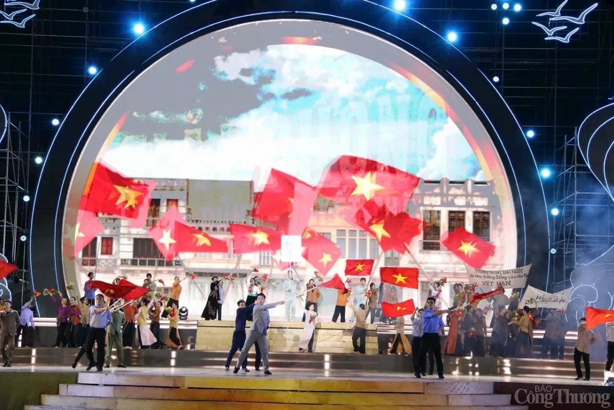 Chùm ảnh: Tổng duyệt kỷ niệm 70 năm Ngày Giải phóng Hải Phòng Chùm ảnh: Tổng duyệt kỷ niệm 70 năm Ngày Giải phóng Hải Phòng