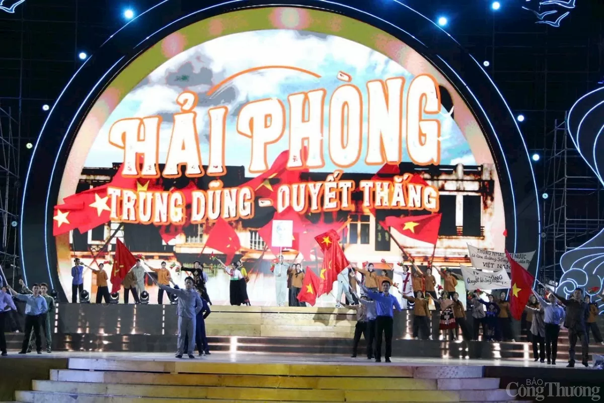 Chùm ảnh: Tổng duyệt kỷ niệm 70 năm Ngày Giải phóng Hải Phòng Chùm ảnh: Tổng duyệt kỷ niệm 70 năm Ngày Giải phóng Hải Phòng