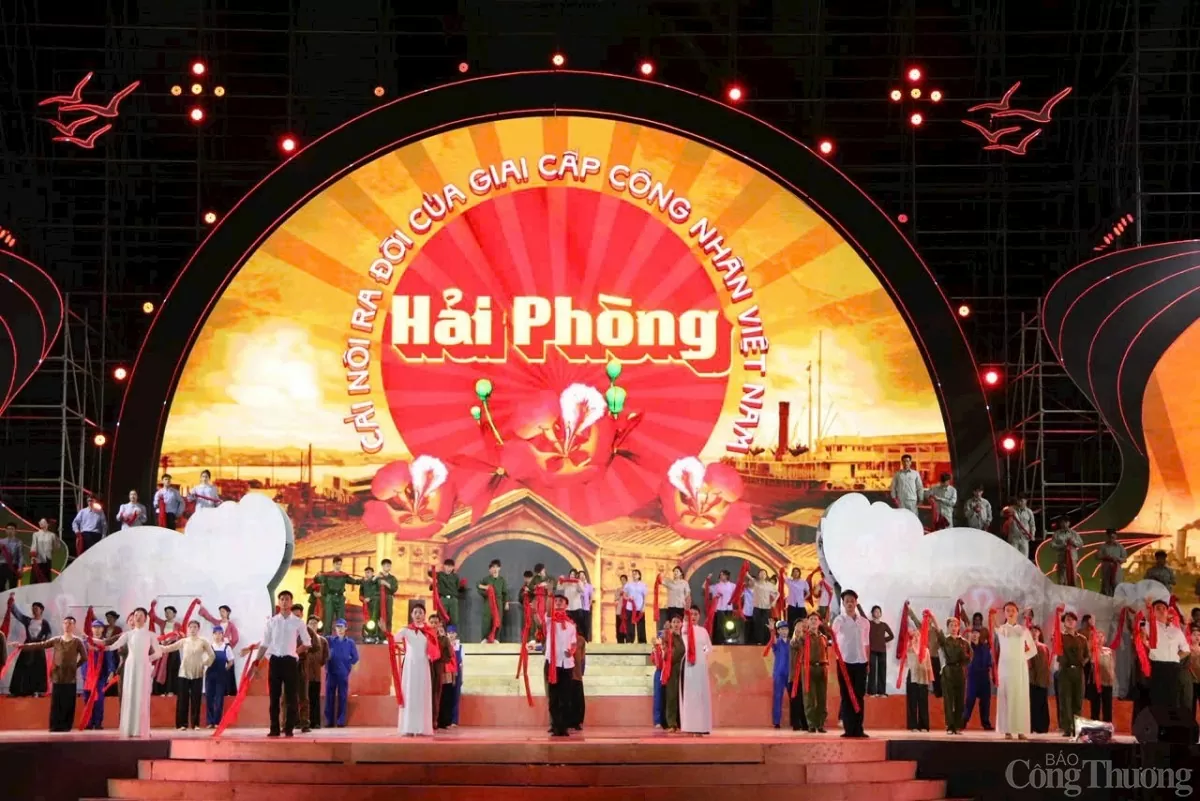 Chùm ảnh: Tổng duyệt kỷ niệm 70 năm Ngày Giải phóng Hải Phòng Chùm ảnh: Tổng duyệt kỷ niệm 70 năm Ngày Giải phóng Hải Phòng