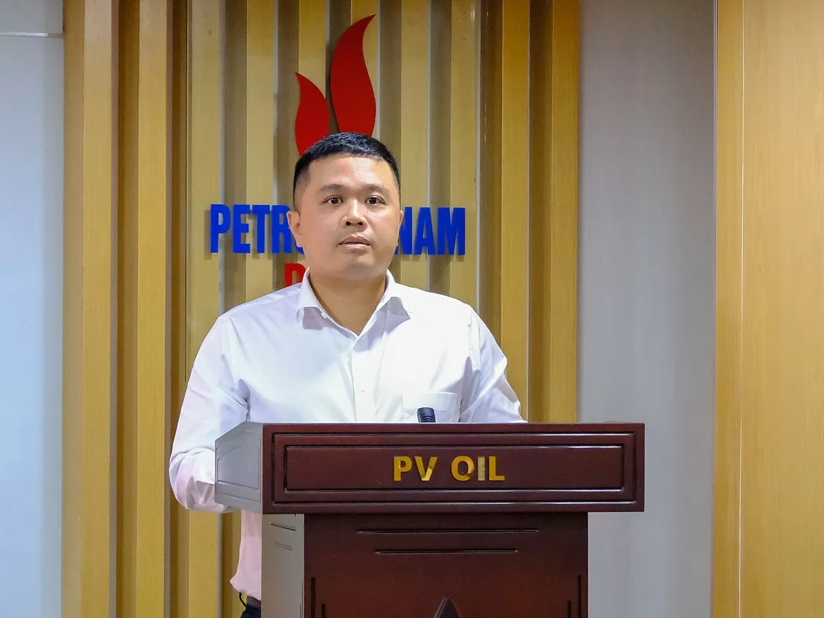 Đồng chí Nguyễn Đăng Trình – Phó Bí thư Đảng ủy, Tổng Giám đốc PVOIL phát biểu tại Hội nghị