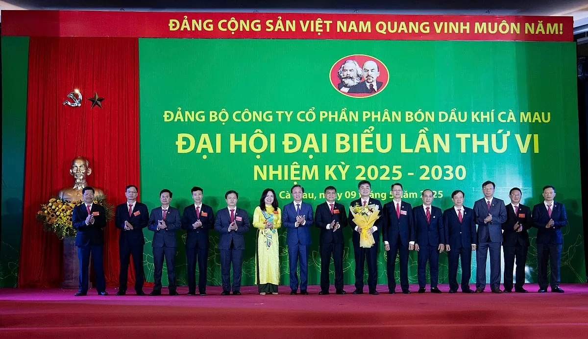 Ban Chấp hành Đảng bộ PVCFC khoá VI, nhiệm kỳ 2025–2030 ra mắt Đại hội. Các đồng chí được tín nhiệm bầu vào BCH đều là những cán bộ có bản lĩnh chính trị, phẩm chất đạo đức và năng lực thực tiễn.