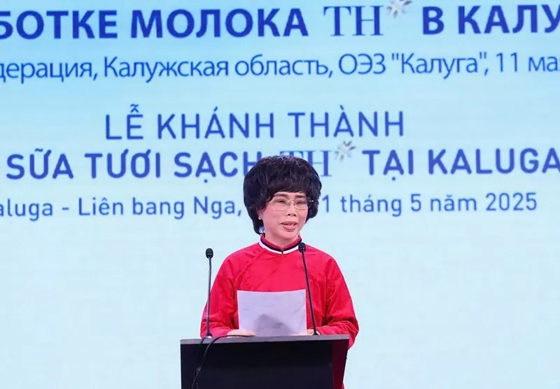 Nhà sáng lập Tập đoàn TH, Anh hùng lao động Thái Hương phát biểu tại Lễ khánh thành Nhà máy chế biến sữa tươi sạch TH (tại Moscow)