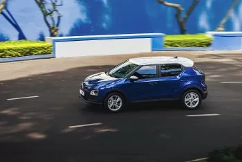 Xe điện VinFast tăng tốc chiếm lĩnh thị trường ô tô nội