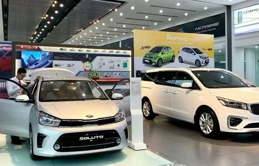 Doanh số thị trường ô tô chững lại, xe nhập khẩu chiếm ưu thế