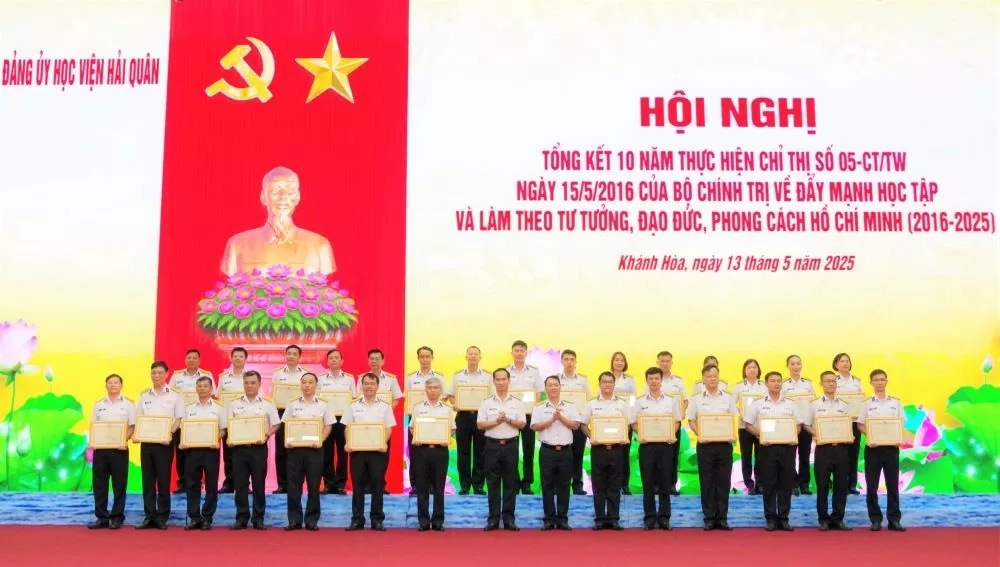 Học viện Hải quân học Bác qua Chỉ thị 05