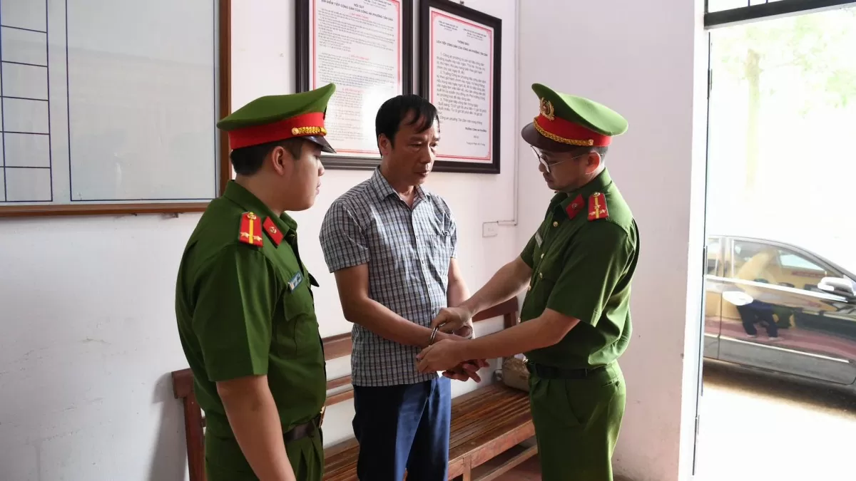 Phú Thọ: Bắt khẩn cấp Chủ tịch xã Thạch Khoán, huyện Thanh Sơn