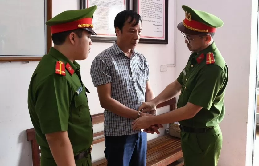 Phú Thọ: Bắt khẩn cấp Chủ tịch xã Thạch Khoán, huyện Thanh Sơn