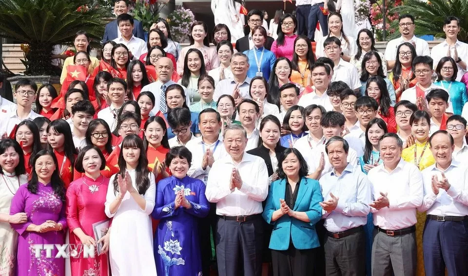 tong bi thu to lam khong de hoc sinh nao bi bo lai phia sau trong hanh trinh doi moi giao duc