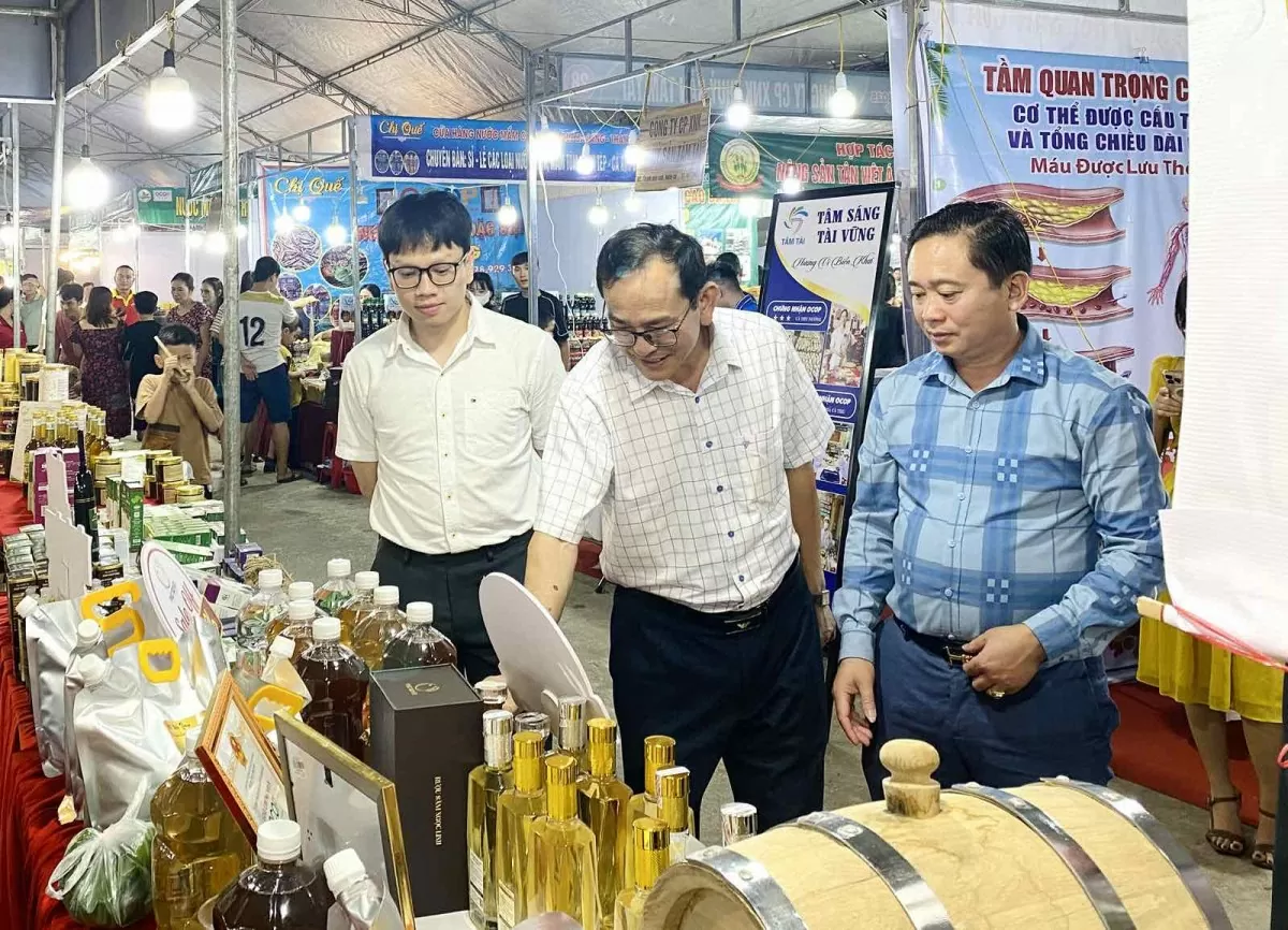 Nghệ An: Khai mạc Hội chợ kết nối sản phẩm ba miền