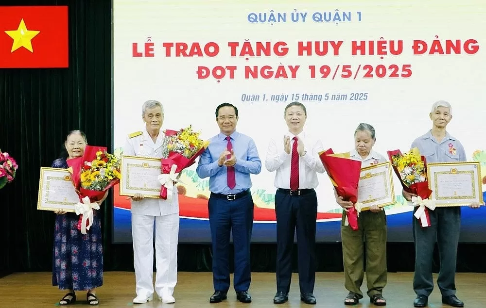 Đẩy mạnh học tập và làm theo tư tưởng, đạo đức, phong cách Hồ Chí Minh