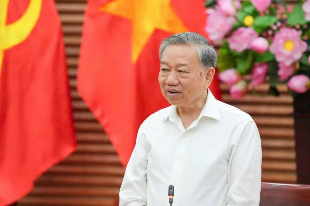 tong bi thu nghe an phai tro thanh mo hinh phat trien hien dai cua mien trung trong ky nguyen moi