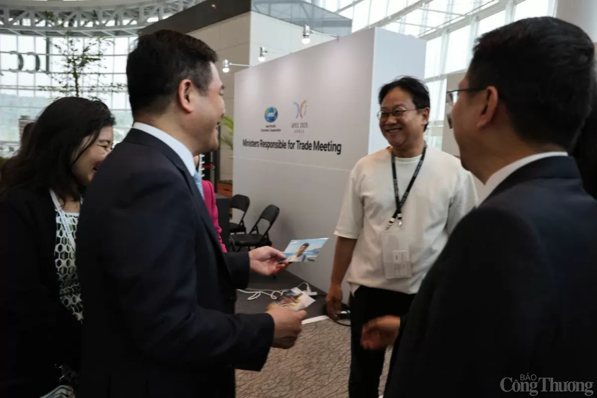 Bộ trưởng Nguyễn Hồng Diên chia sẻ quan điểm về AI và thương mại tại APEC 2025