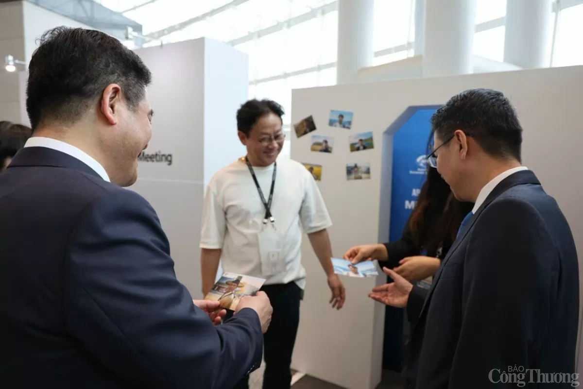 Bộ trưởng Nguyễn Hồng Diên chia sẻ quan điểm về AI và thương mại tại APEC 2025