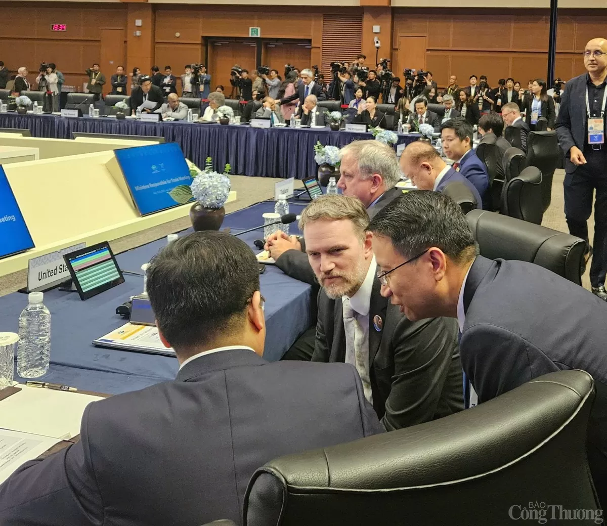 Bộ trưởng Nguyễn Hồng Diên chia sẻ quan điểm về AI và thương mại tại APEC 2025